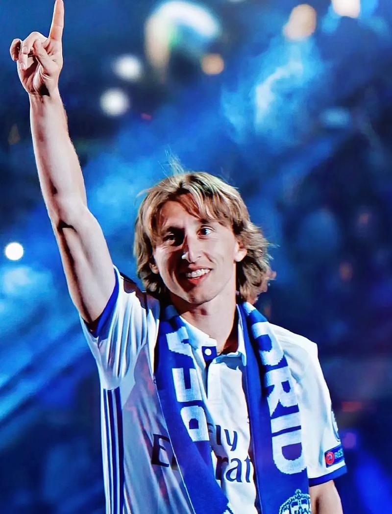 媒体人：辽宁男篮老将李晓旭注销了微博账号