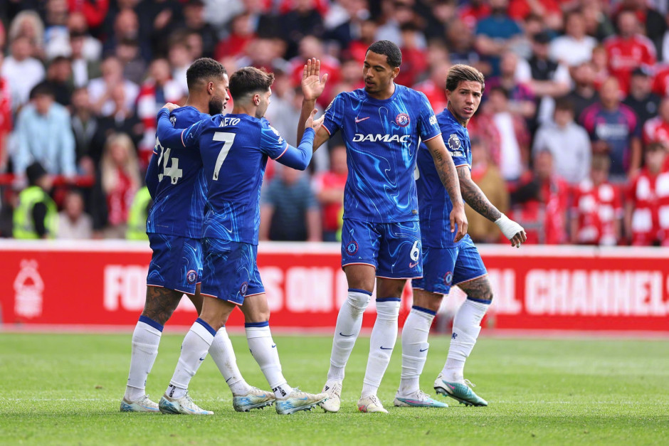 詹姆斯复出湖人却遭三连败，防守崩盘，阵容恐需调整