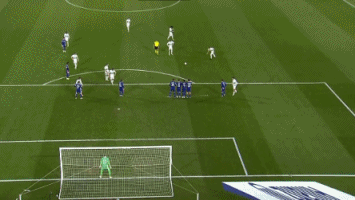 德扑多人底池：胜率优势为何会被人数快速稀释？（德州扑克多人底池：人数增加如何迅速稀释胜率优势？）