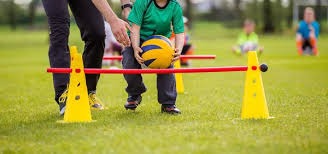 库尔图瓦生涯17次对阵曼城全部丢球，从未完成零封